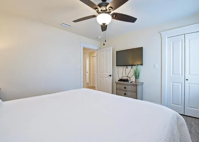 Beachfront 9bed Easybreezy East * Gulf Shores