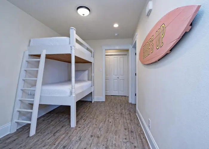 Holiday home Beachfront 9bed Easybreezy East
