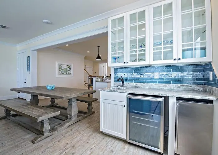 Beachfront 9bed Easybreezy East Holiday home