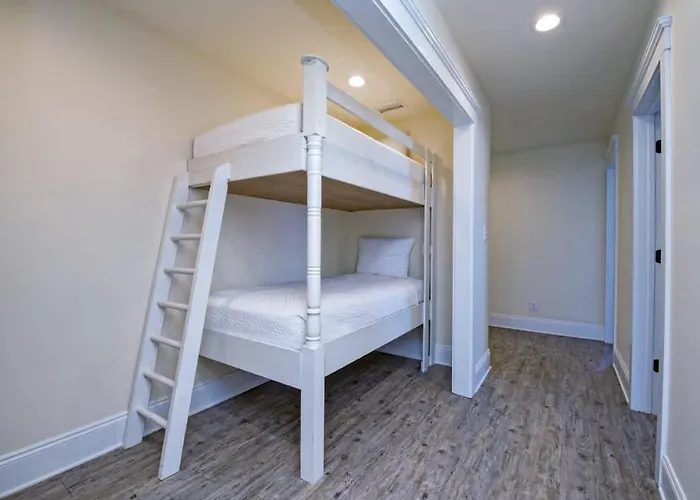 Holiday home Beachfront 9bed Easybreezy East *